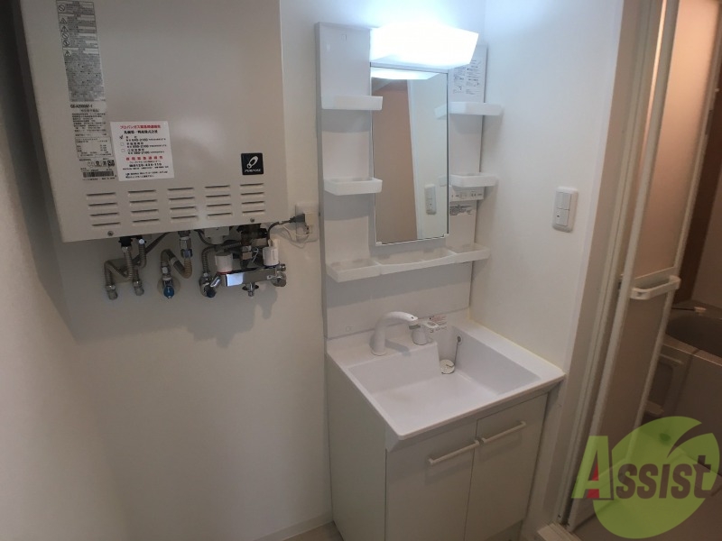 洗面設備　洗面台は独立していて使いやすそうですね。