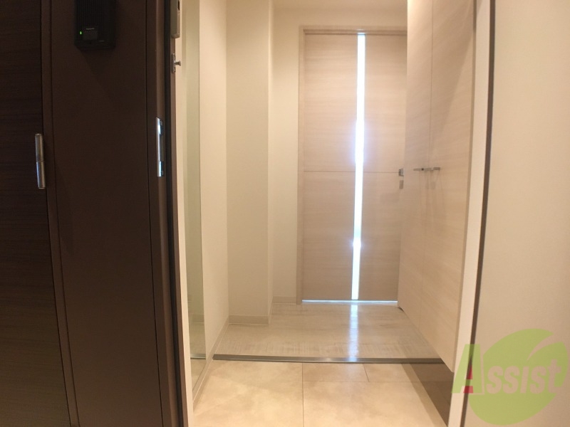 玄関　玄関から見た景色はこちらです。イメージできますか。