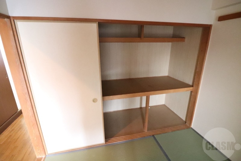 収納　和室の大きな押れ収納