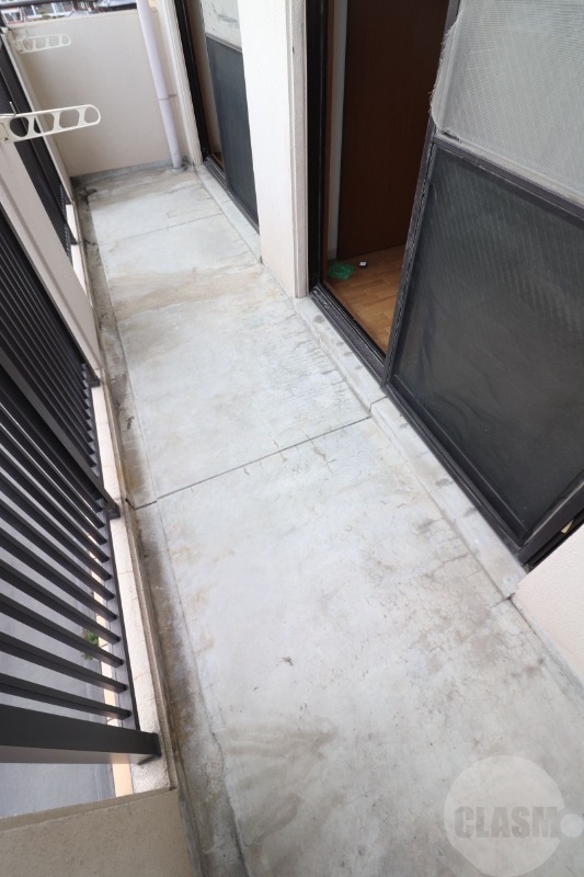 バルコニー　明るいバルコニーです