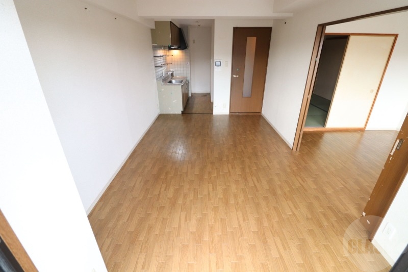 居室・リビング　１１．５帖の広々としたリビングルーム