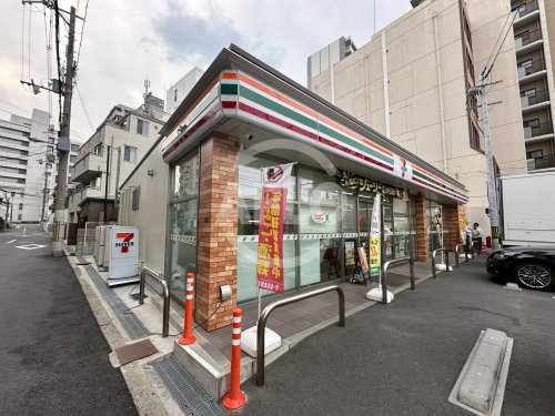 コンビニ　セブンイレブン 大阪烏ケ辻1丁目店（コンビニ）まで197m