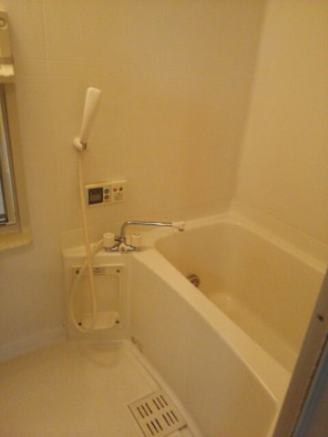 バス・シャワールーム　ゆったり過ごせるお風呂です