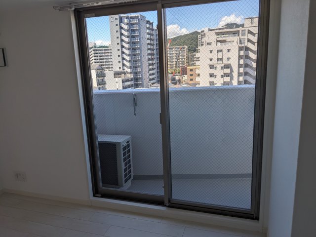 バルコニー　外からの目が気にならないバルコニーで洗濯物が干せます