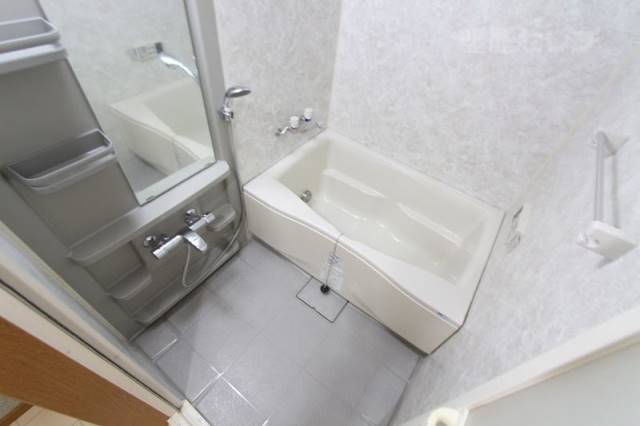 バス・シャワールーム　※２Ａ号室内装写真参照