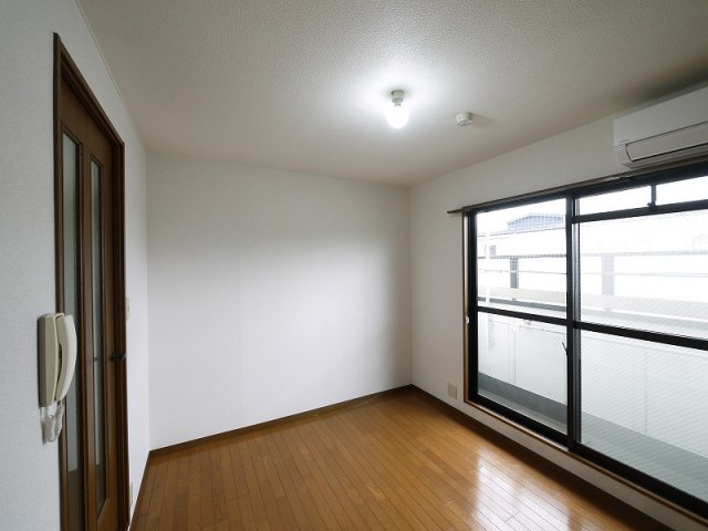 その他部屋・スペース　明るい洋室です。