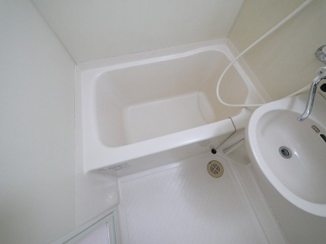 その他設備　お風呂には洗面台もついてます。