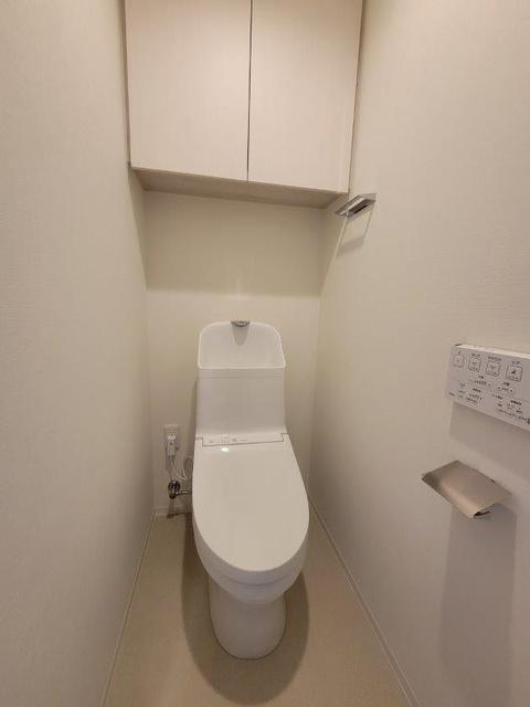 トイレ　温水洗浄便座付トイレ