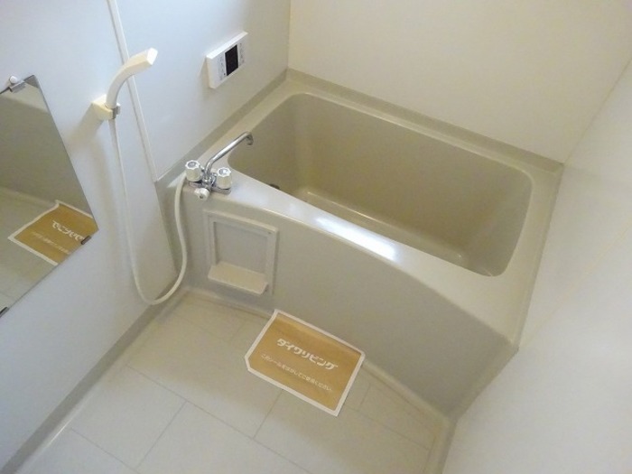 バス・シャワールーム　落ち着いた空間のお風呂です