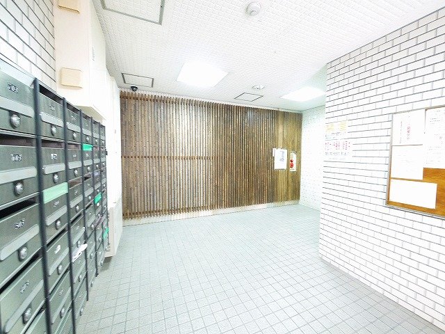 エントランス　ゆったりとしたエントランスです。