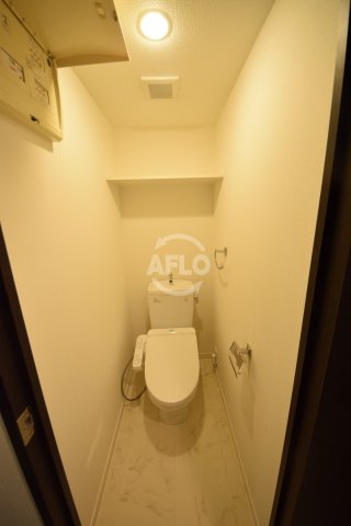 トイレ　カスタリア堺筋本町　ウォシュレット付き