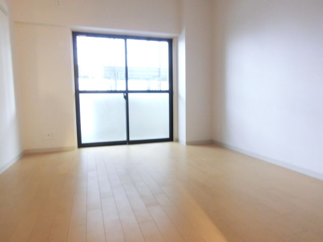 居室・リビング　明るい室内