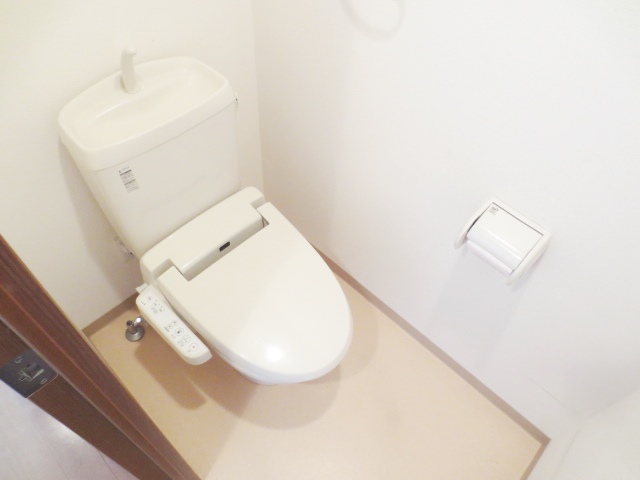 トイレ　別号室の参考写真です。