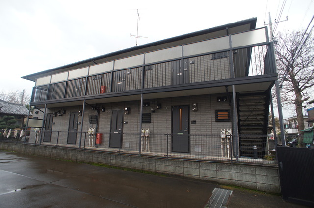 建物外観　閑静な住宅街♪♪便利なバストイレ別物件◎