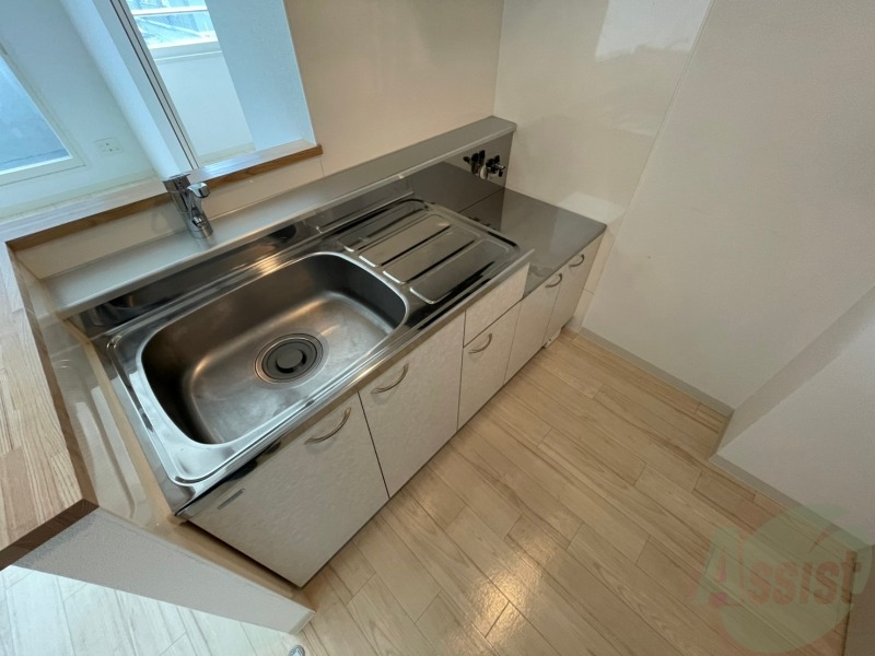 キッチン　こちらはキッチン。調理スペースもあり使いやすそうです。