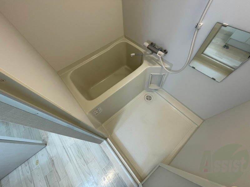 バス・シャワールーム　バスルームはこちらです。広々としてゆったり休めます。