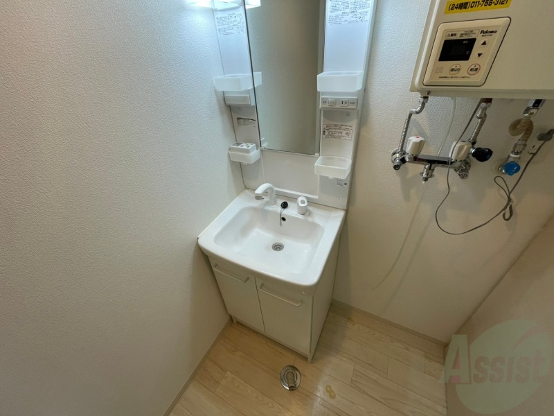 洗面設備　シャンプードレッサー。身支度はここでばっちり。