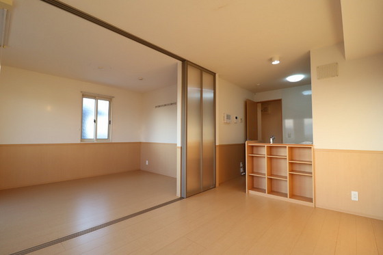 居室・リビング　※他号室の写真です