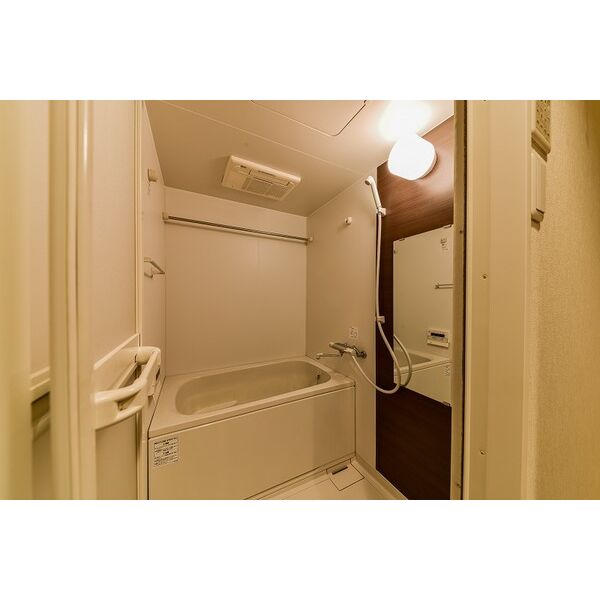 バス・シャワールーム　※別号室の参考写真、現況優先※