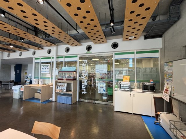 コンビニ　ファミリーマート　甲南大学店（コンビニ）まで180m