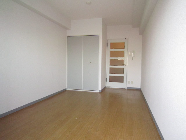 居室・リビング　写真は同マンションの別のお部屋のものです