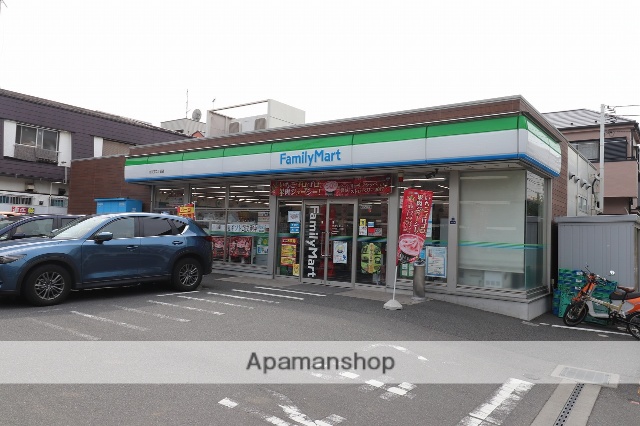 コンビニ　ファミリーマート（コンビニ）まで200m