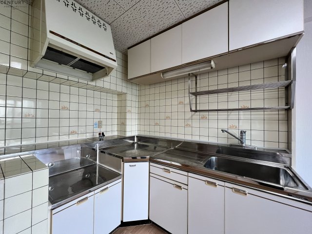 キッチン　収納もあるL字のキッチンです！