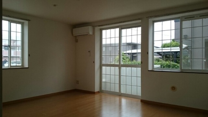 居室・リビング　図面と現状に相違がある場合には現状を優先