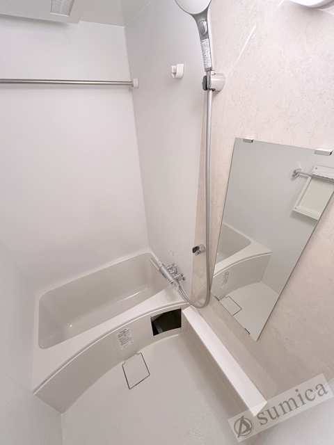 バス・シャワールーム　内装色が異なります