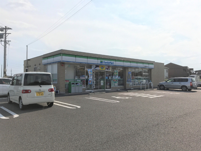 コンビニ　ファミリーマート北名古屋徳重杁ノ口店（コンビニ）まで212m