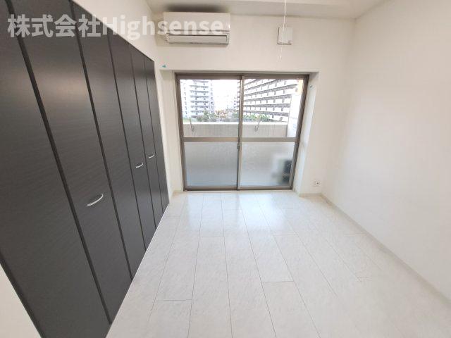 その他部屋・スペース　開放的な寝室です