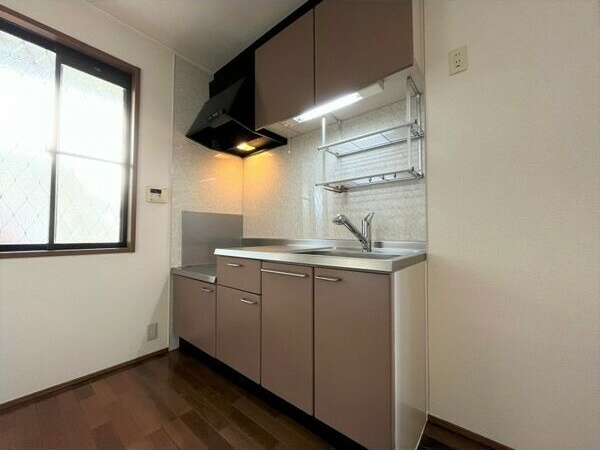 キッチン　同物件の別部屋になります。