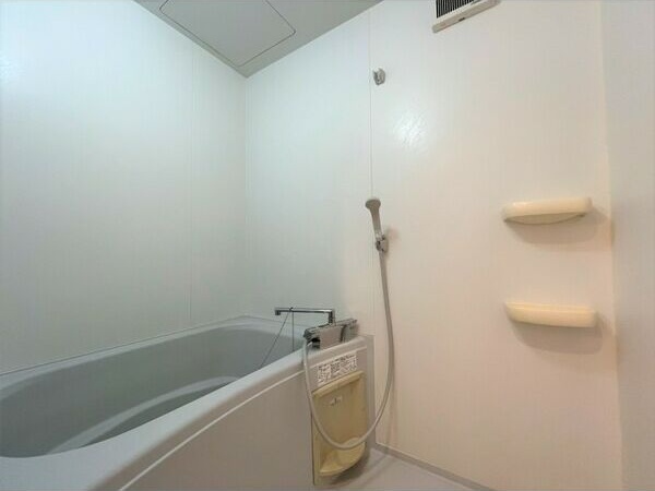 バス・シャワールーム　同物件の別部屋になります。