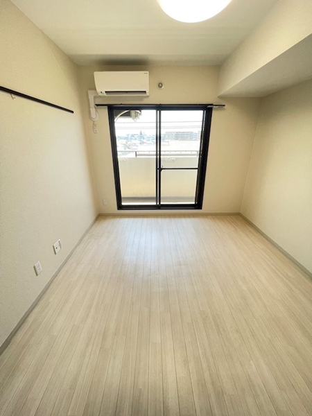 居室・リビング　使いやすい形の為、レイアウトを楽しめます♪