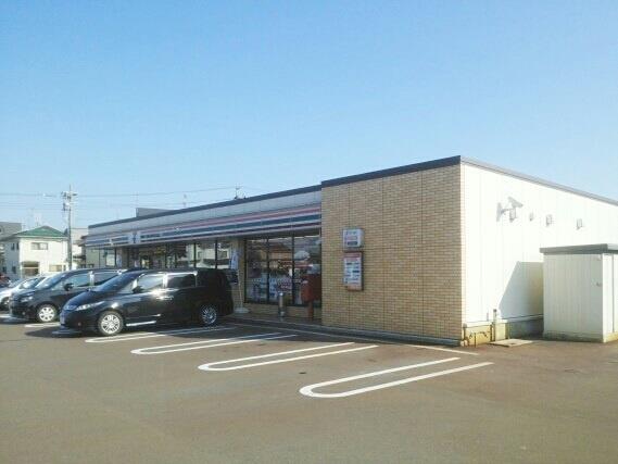コンビニ　コンビニエンスストア（コンビニ）まで720m