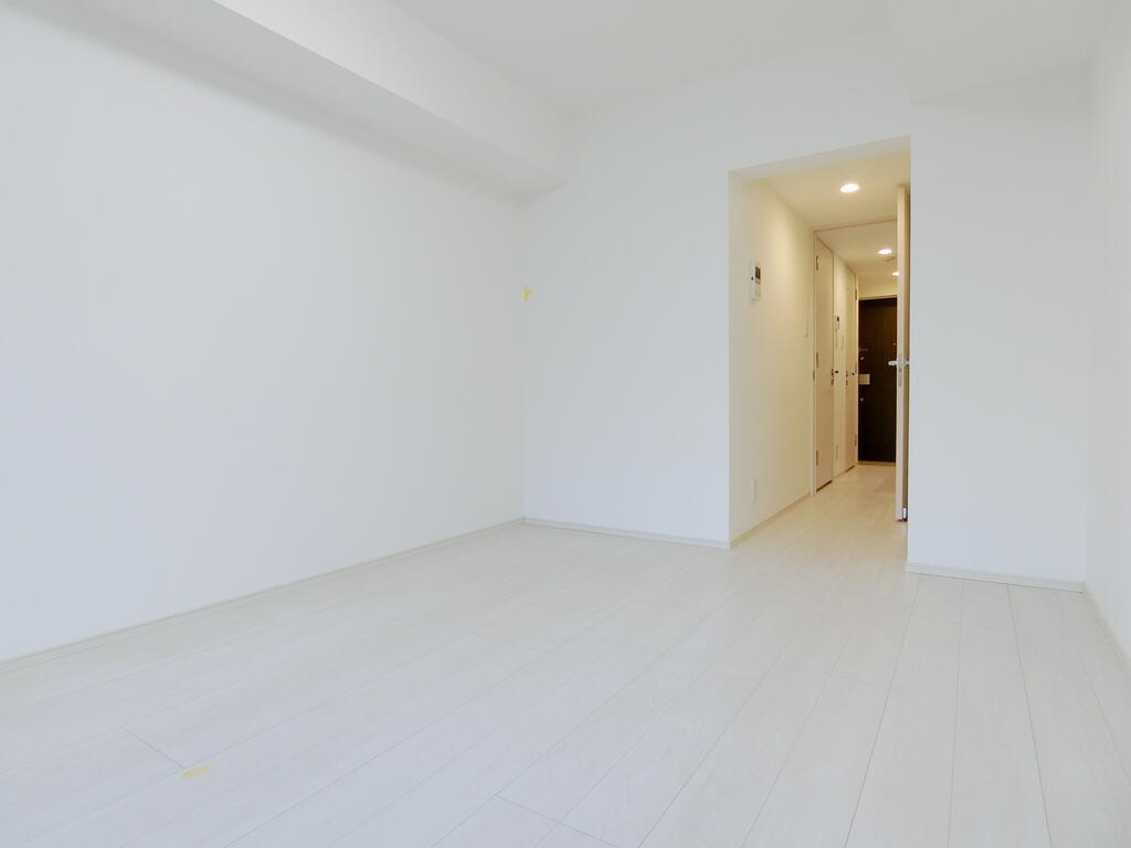 庭　8.3帖の居室部分です※反転タイプ別部屋写真