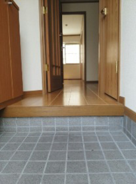 玄関　※参考写真のため現況優先です。