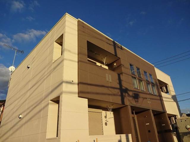 建物外観　エンブレイスの外観