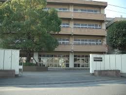 中学校　東中学校（中学校）まで415m