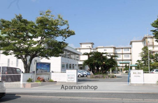 小学校　前原小学校（小学校）まで496m