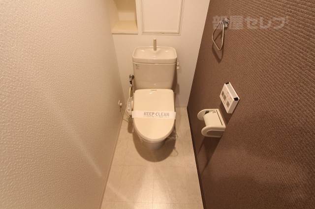 トイレ　ウォームレット付き