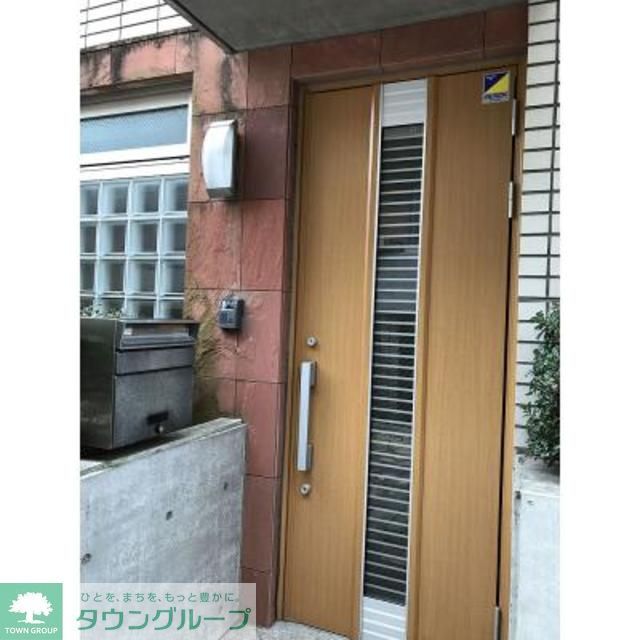玄関　※写真は同タイプ住戸です。