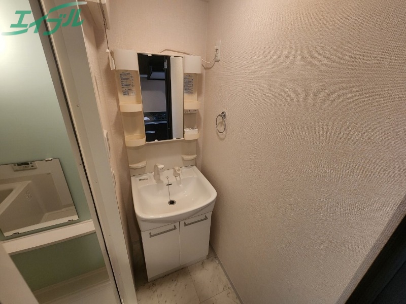 洗面設備　同型参考写真