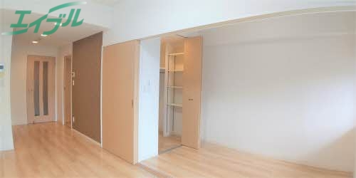 居室・リビング　同型参考写真