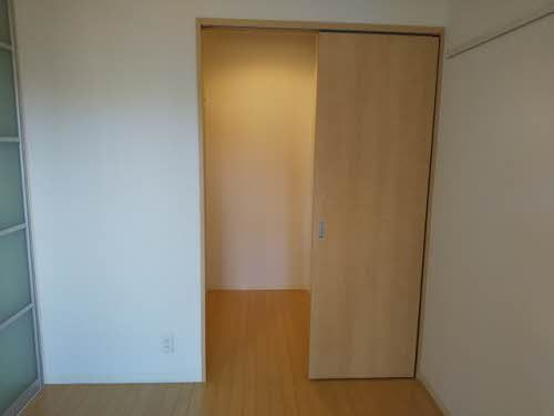 収納　ウォークインクローゼットを採用しております。