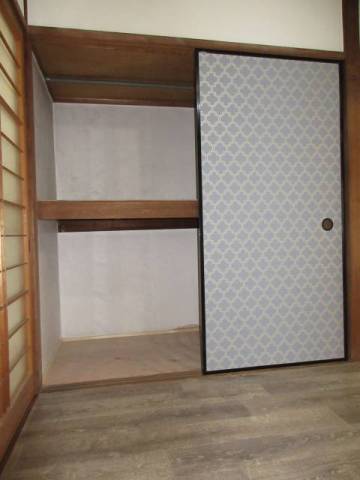 収納　押入