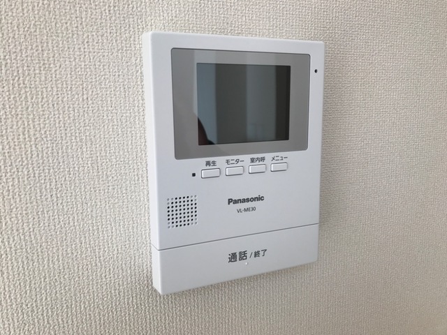 セキュリティ　女性の方でも安心のモニター付きインターフォン♪