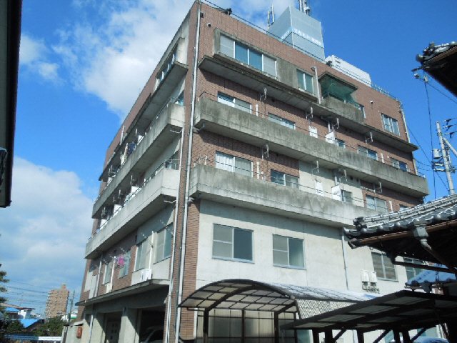 建物外観　完成写真