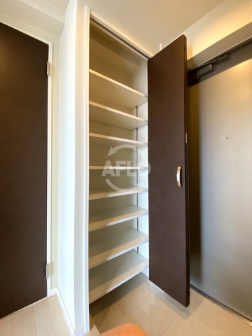 収納　クロスレジデンス大阪新町　下駄箱
