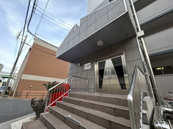 エントランス　名古屋で一番初期費用の安い賃貸専門の不動産会社です(^^)